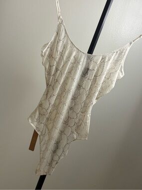 SKIMS Stone Pastel Snake Print Bodysuit Tag